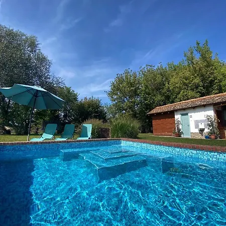 בית חווה Pusztafarm Boutique Countryside Retreat With Wellness 6 To 8 Guests *