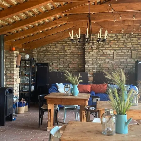 בית חווה Pusztafarm Boutique Countryside Retreat With Wellness 6 To 8 Guests *