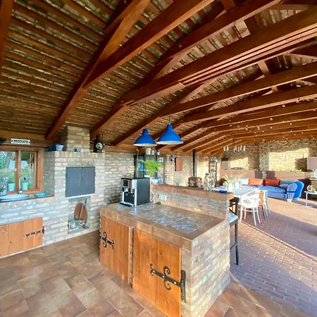 Pusztafarm - Boutique Retreat With Wellness 6 To 8 Guests *