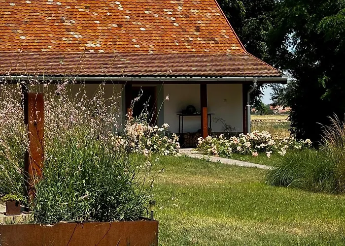 Pusztafarm - Boutique Retreat With Wellness 6 To 8 Guests *